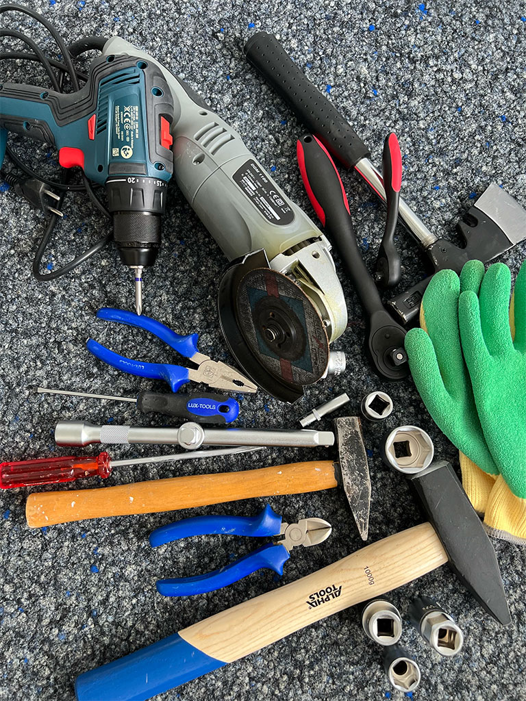 Dies ist eine Arbeitsauto der MEGA Partner GmbH. Wir verwenden ihn für den Transport von Material für Maler- und Gipserarbeiten. Dies ist eine Arbeitsauto der MEGA Partner GmbH. Wir verwenden ihn für den Transport von Material für Maler- und Gipserarbeiten.